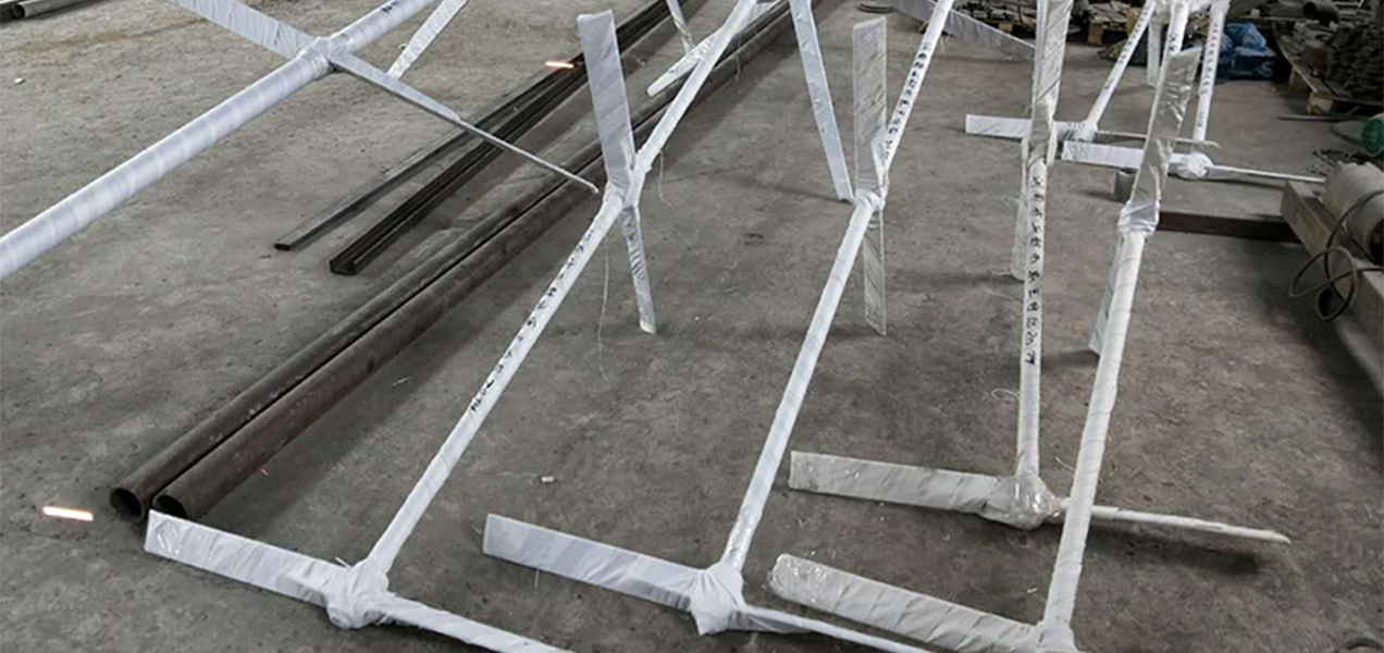 2019年4月3日，河南開(kāi)封某制藥公司采購(gòu)的10臺(tái)溶藥槽、混合反應(yīng)槽攪拌設(shè)備如期發(fā)貨。